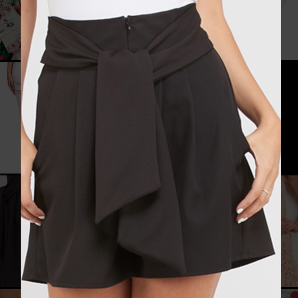 Black front tie loose shorts